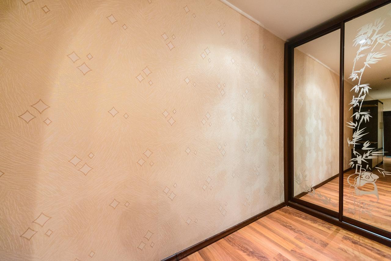 Apartment On Hryhoriia Chuprynky Kiev Exterior foto