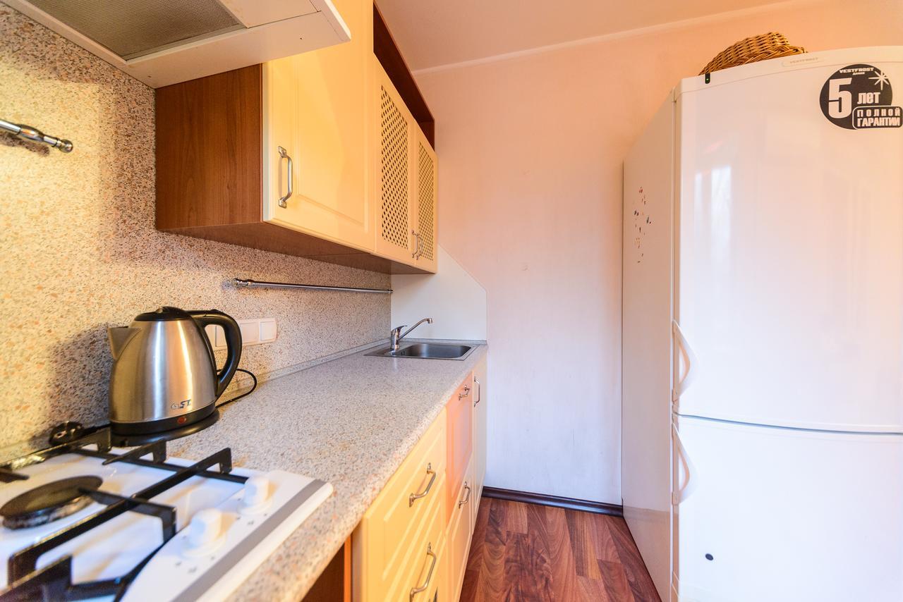 Apartment On Hryhoriia Chuprynky Kiev Exterior foto