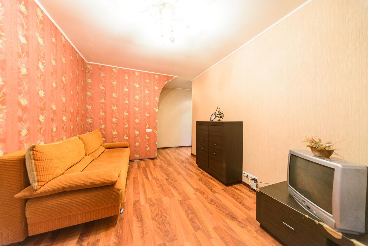 Apartment On Hryhoriia Chuprynky Kiev Exterior foto